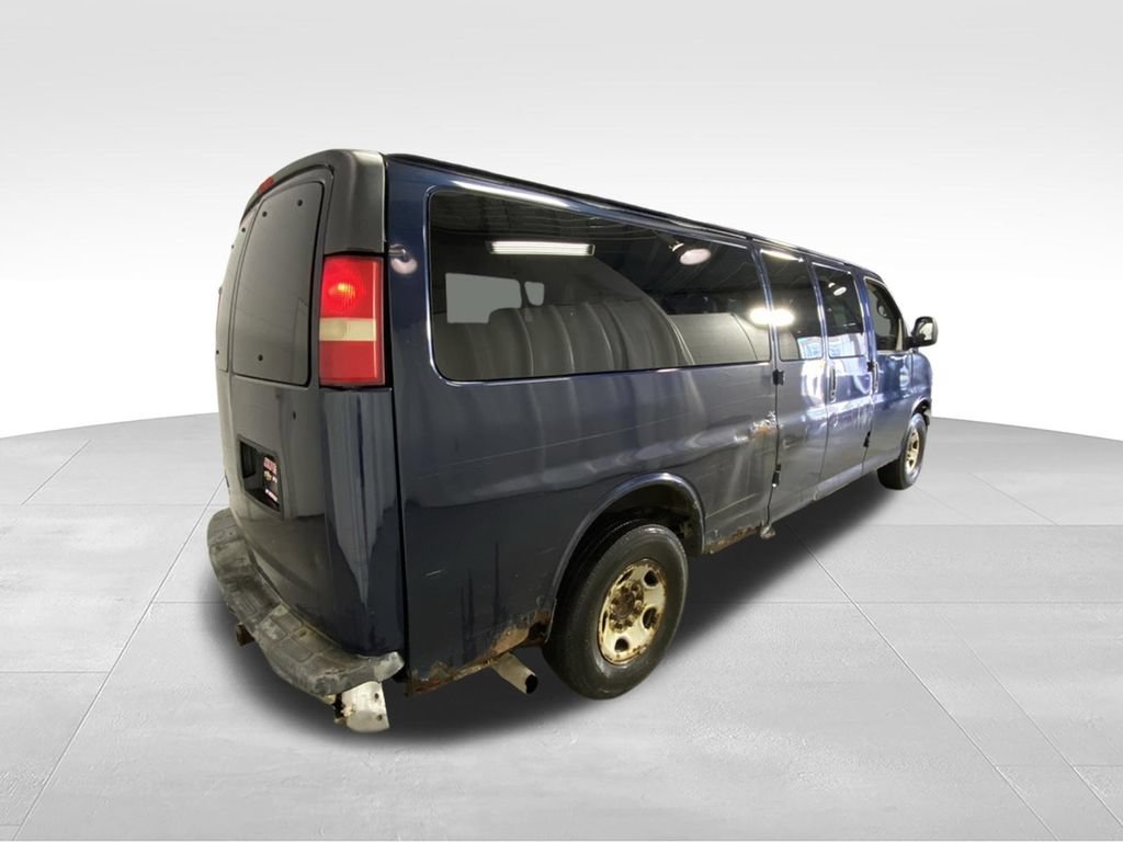 Used 2010 Chevrolet Express 3500 LT w/ LT Preferred Equipment Group RWD image 10