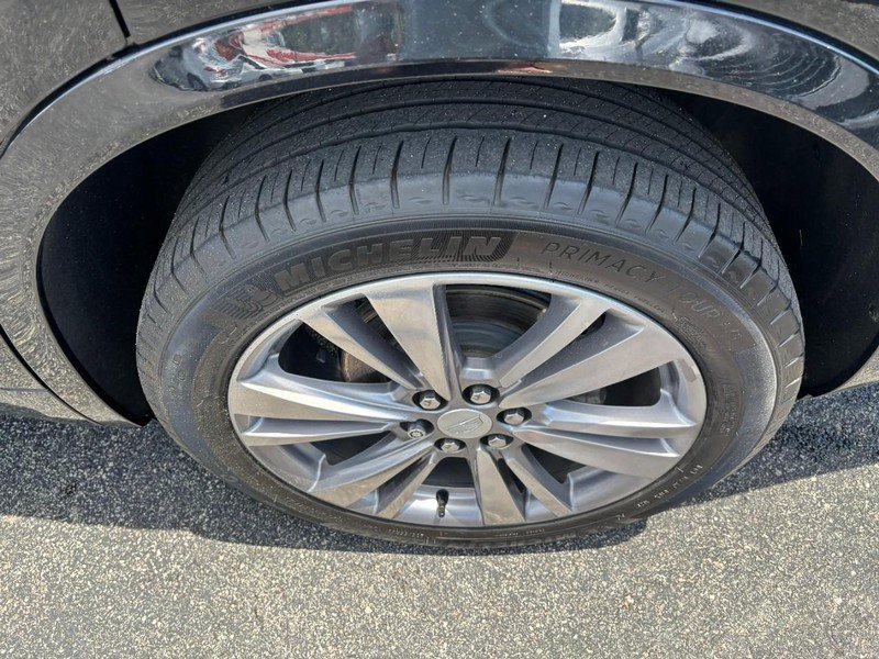 Used 2023 Cadillac XT6 Premium Luxury w/ Technology Package FWD image 7
