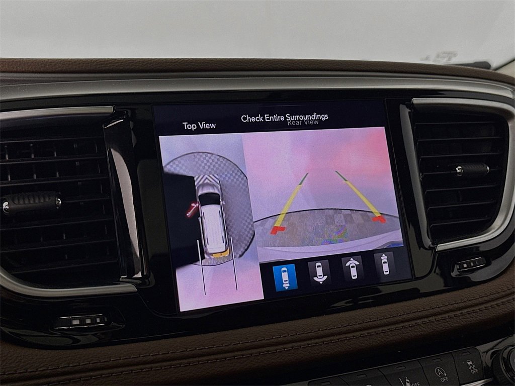 Used 2019 Chrysler Pacifica Limited w/ Tire & Wheel Group image 23