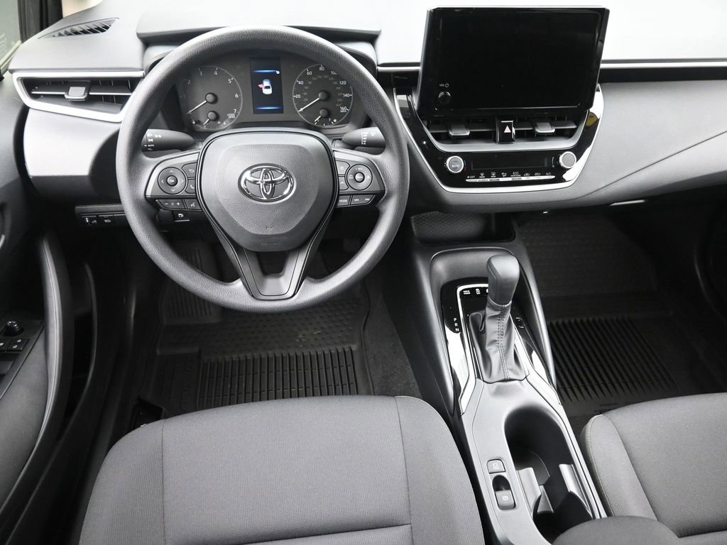 Used 2025 Toyota Corolla LE image 10