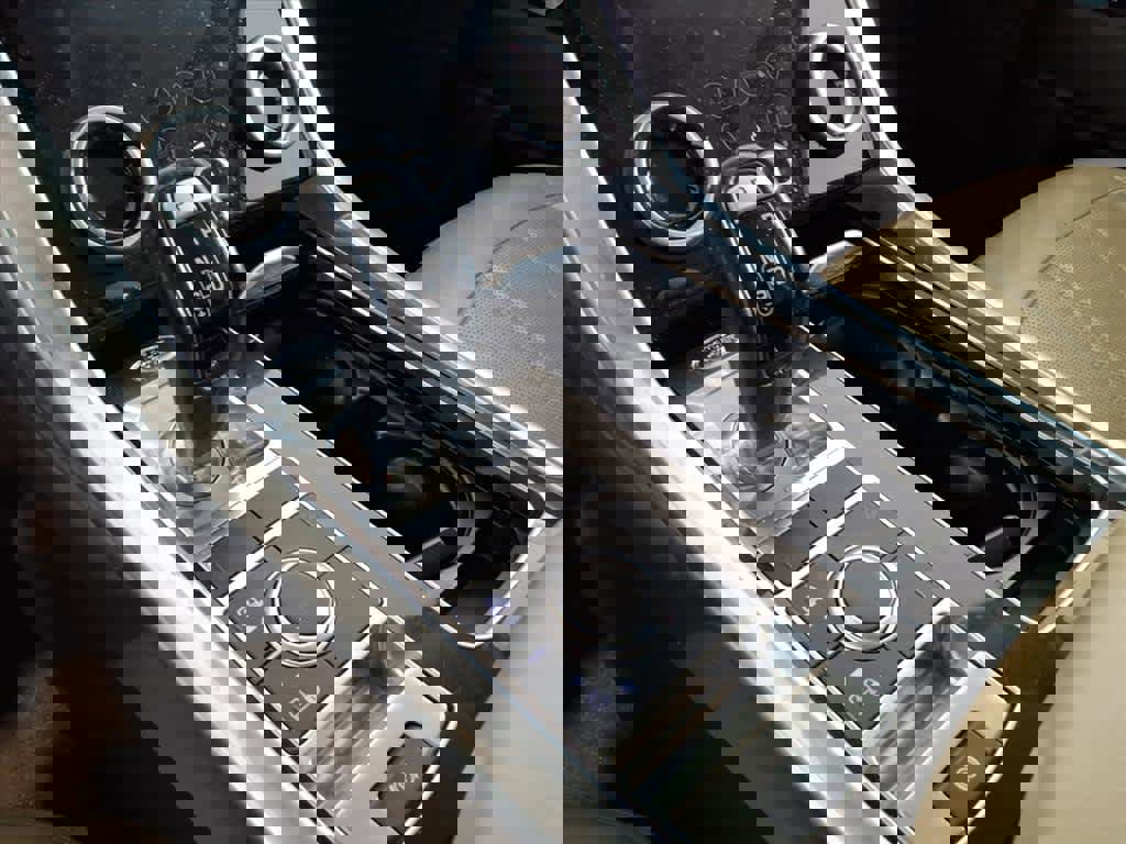 Used 2020 Land Rover Range Rover Sport HSE AWD/4WD image 13