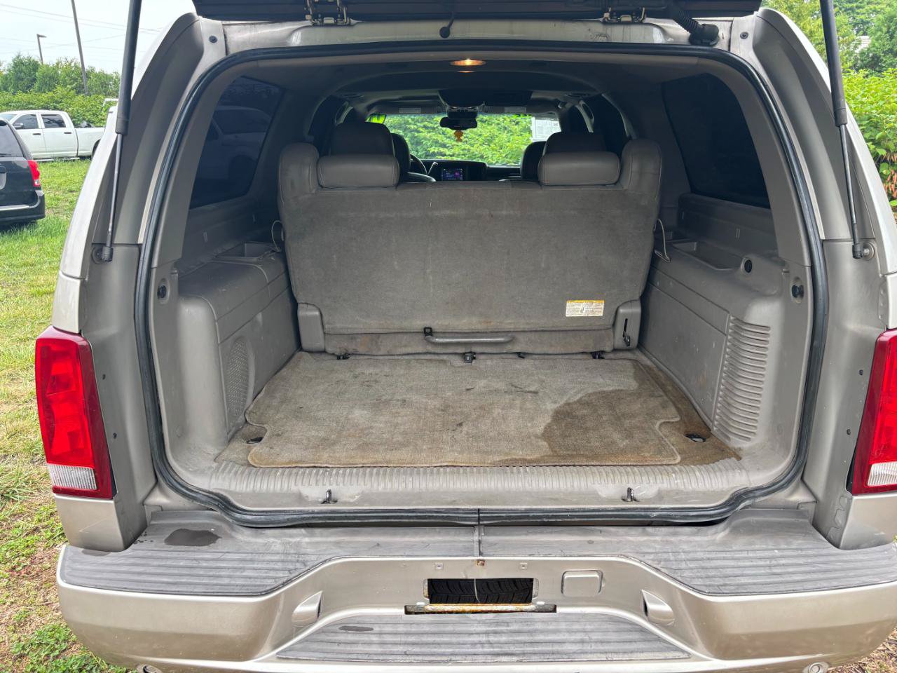 Used 2004 Cadillac Escalade ESV AWD image 22