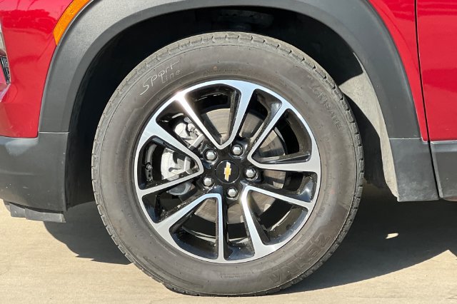 Used 2025 Chevrolet TrailBlazer LT FWD image 34