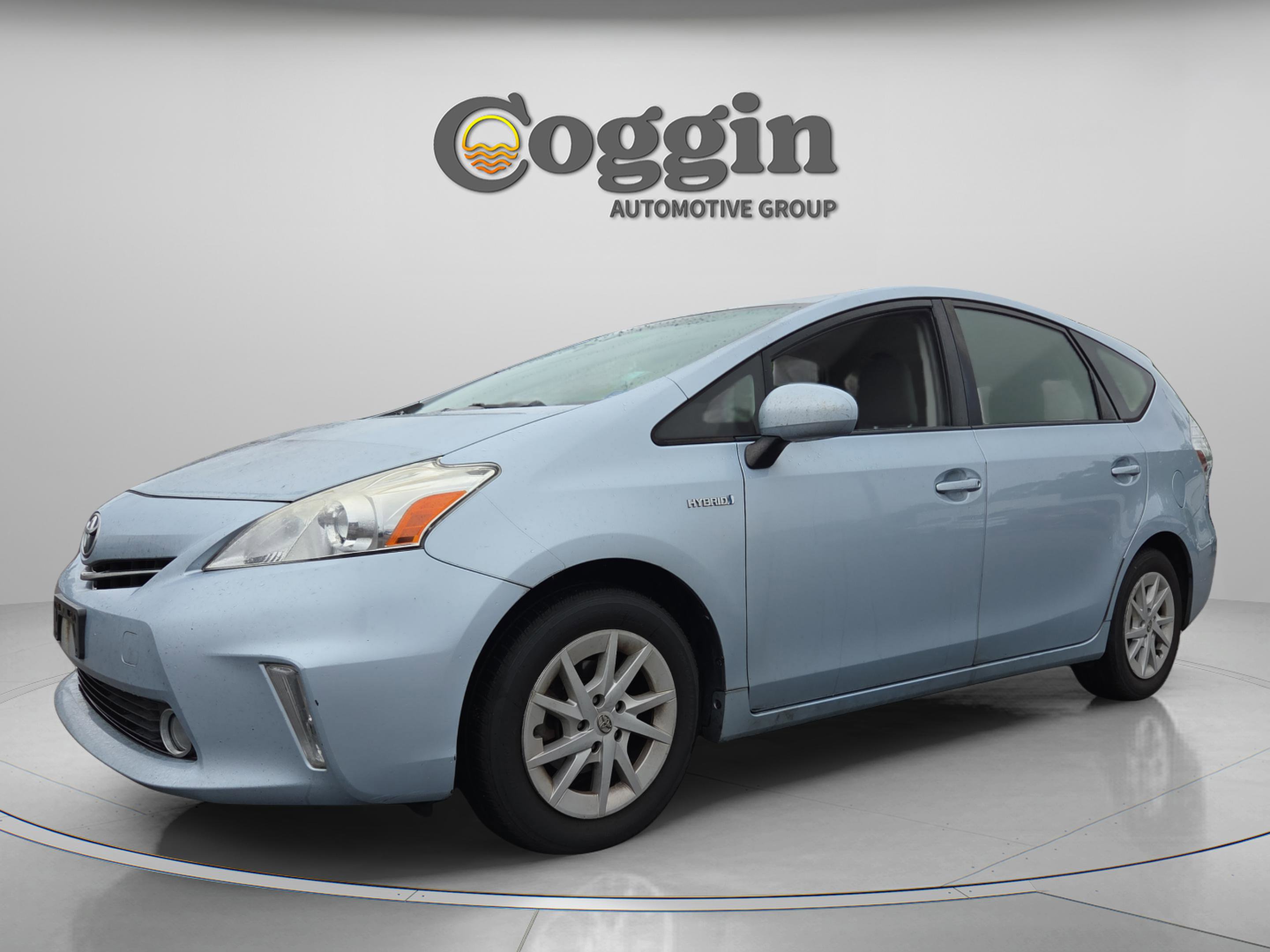 Used 2014 Toyota Prius V Three image 1