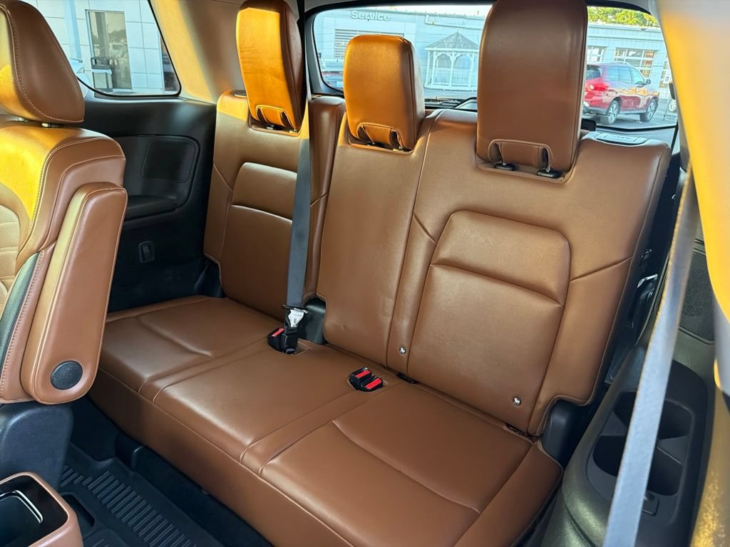 Used 2024 Nissan Pathfinder Platinum AWD/4WD image 18