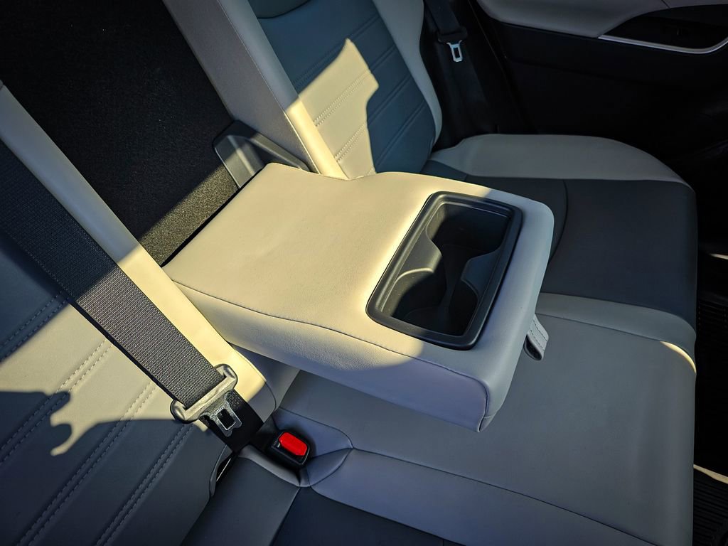 Used 2021 Toyota RAV4 XLE Premium image 41