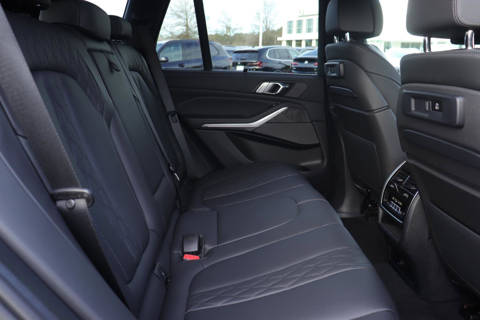 Used 2022 BMW X5 M50i w/ Executive Package image 21