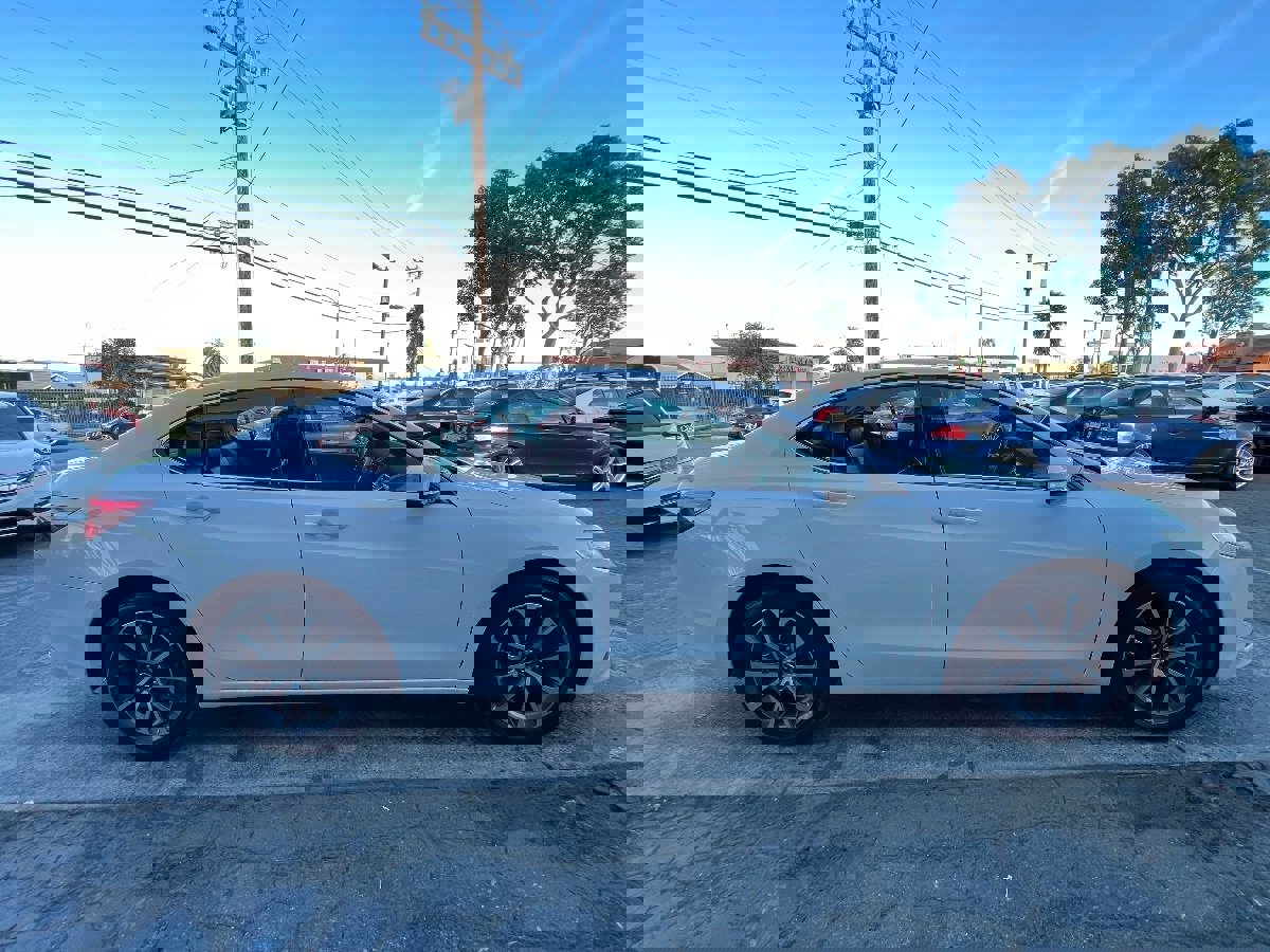 Used 2017 Acura TLX V6 image 4