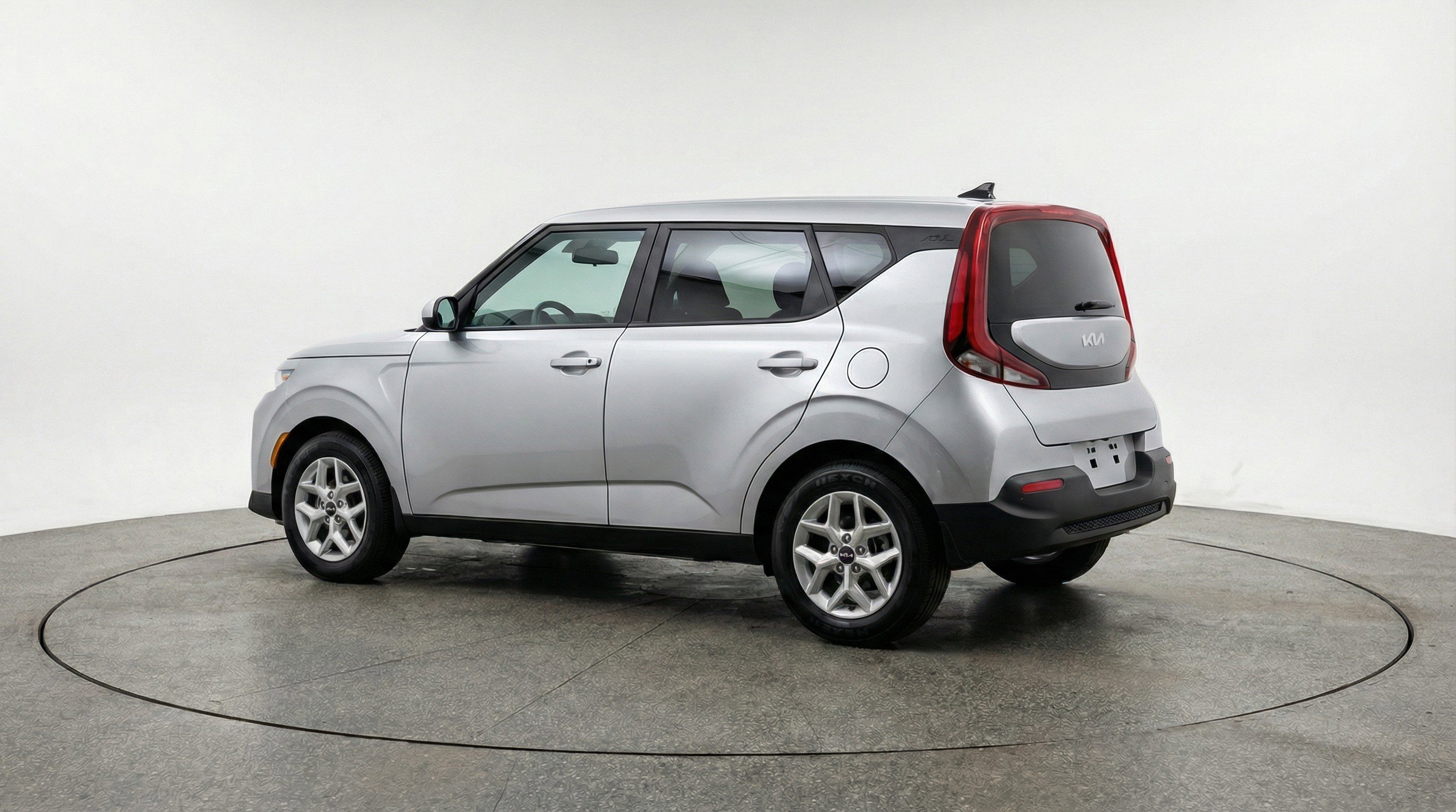 Used 2025 Kia Soul LX w/ LX Technology Package image 6