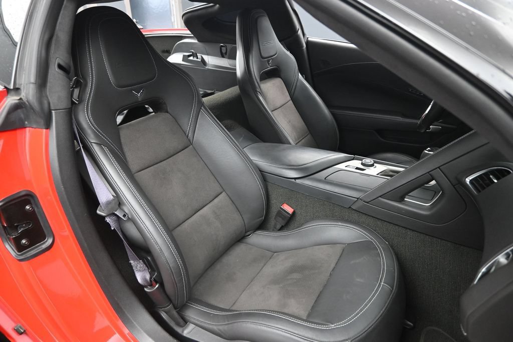Used 2016 Chevrolet Corvette Z06 w/ 3LZ Preferred Equipment Group RWD image 29
