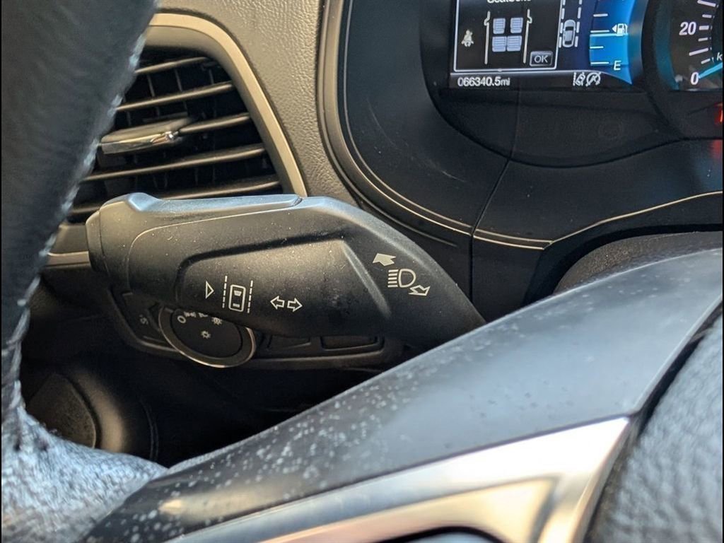 Used 2022 Ford Edge SEL image 21