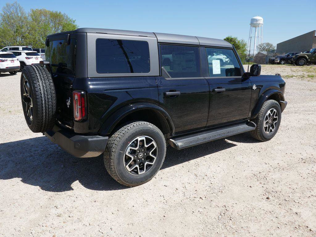 New 2026 Ford Bronco Outer Banks AWD/4WD image 5