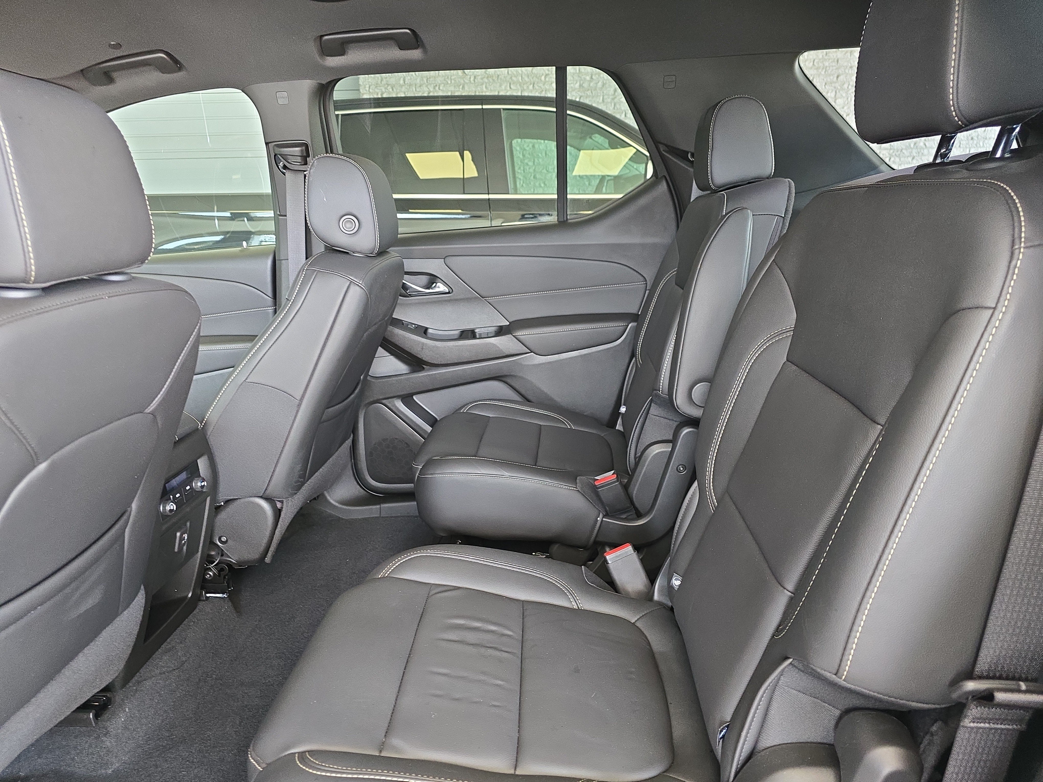 Used 2023 Chevrolet Traverse LT AWD/4WD image 13