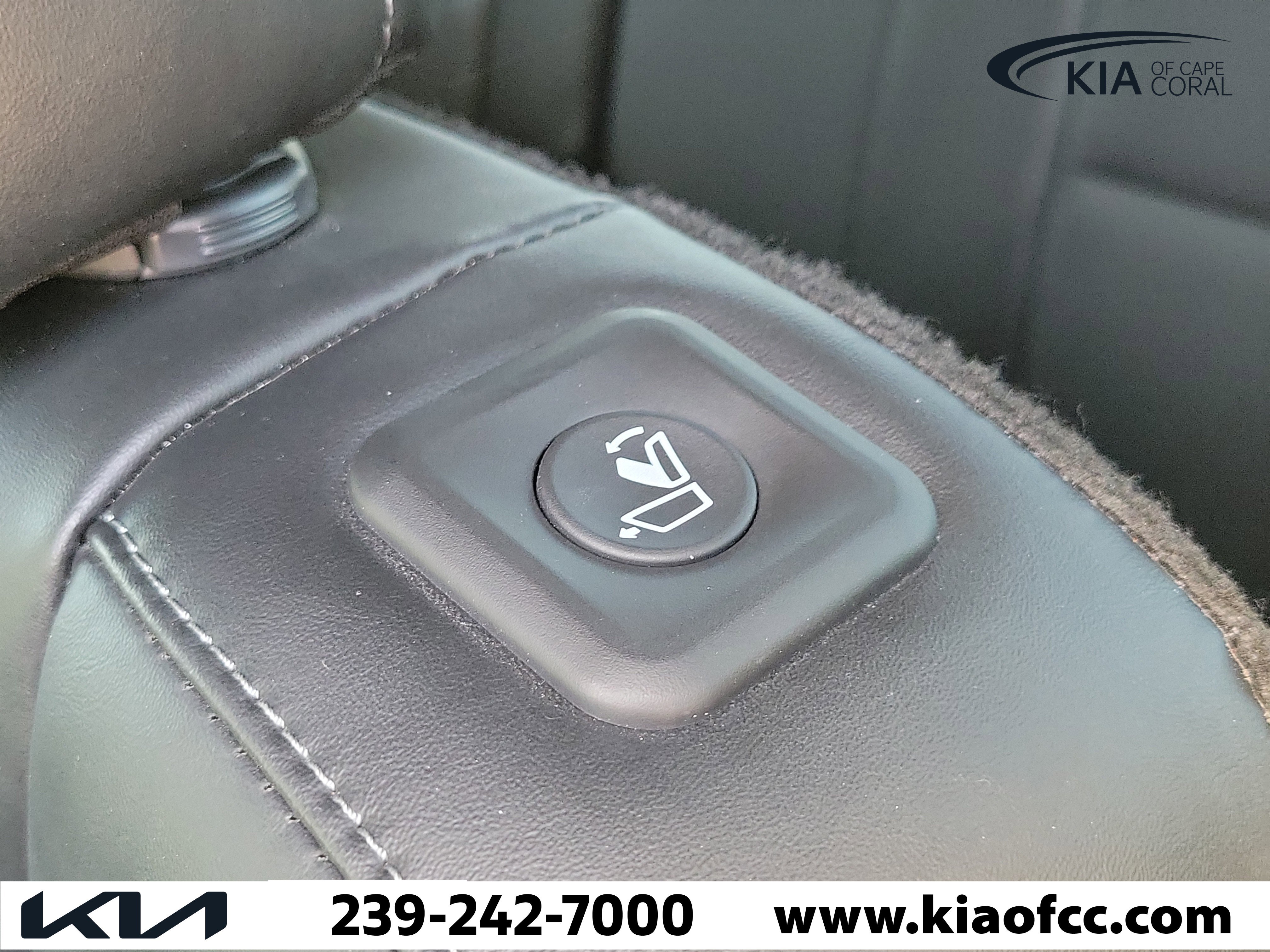 Certified 2022 Kia Telluride LX image 14