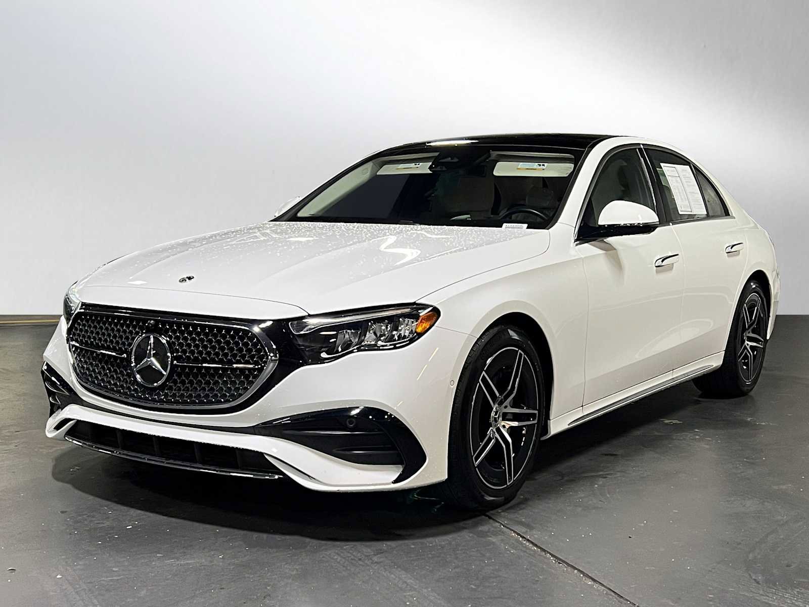 Used 2025 Mercedes-Benz E 350 4MATIC Sedan image 7