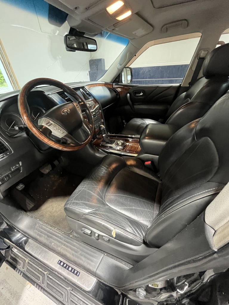 Used 2015 INFINITI QX80 4WD w/ Deluxe Technology Package image 6