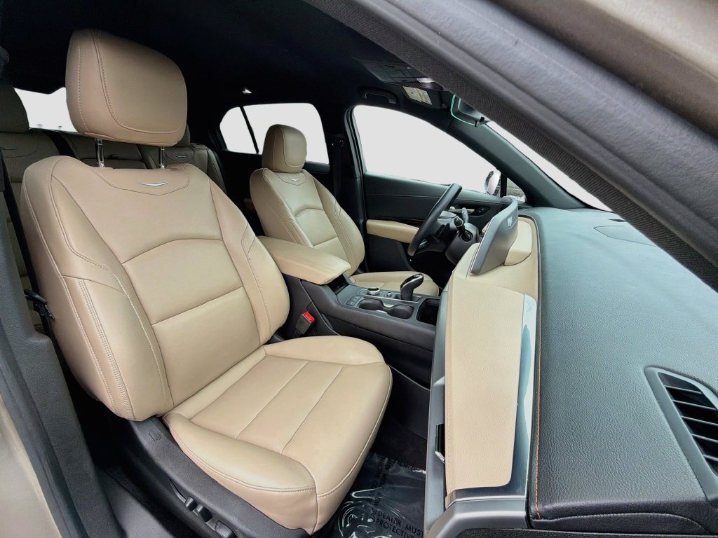 Used 2024 Cadillac XT4 Luxury FWD image 15