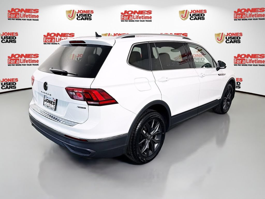 Used 2024 Volkswagen Tiguan SE AWD/4WD image 15