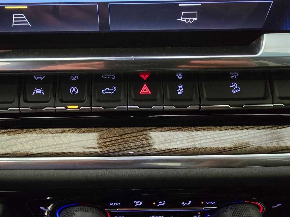 New 2025 Chevrolet Silverado 1500 LT w/ Z71 Off-Road Package image 13