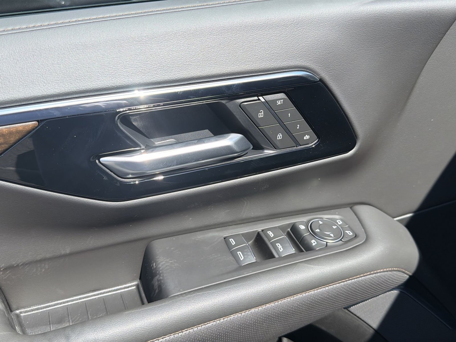 New 2026 Chevrolet Suburban High Country AWD/4WD image 15