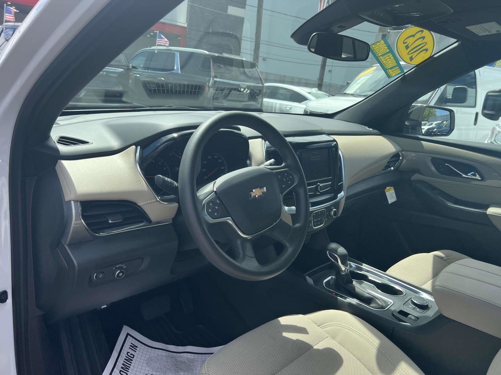 Used 2023 Chevrolet Traverse LS image 21