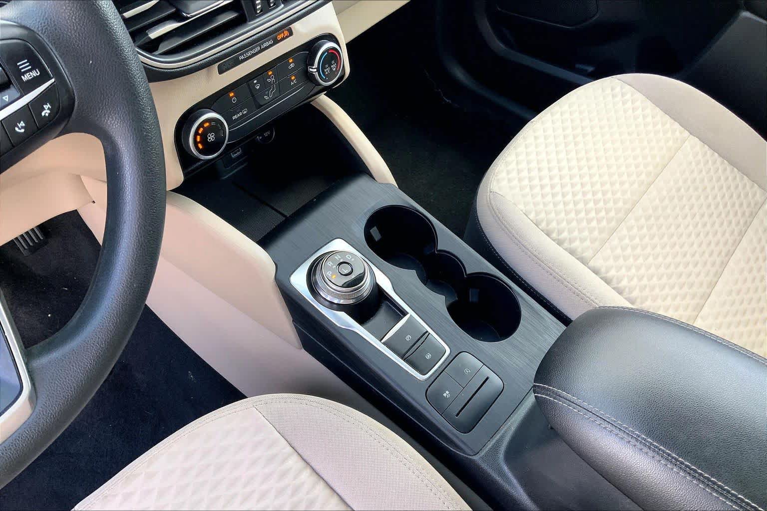 Certified 2021 Ford Escape SE w/ SE Sport Appearance Package FWD image 16