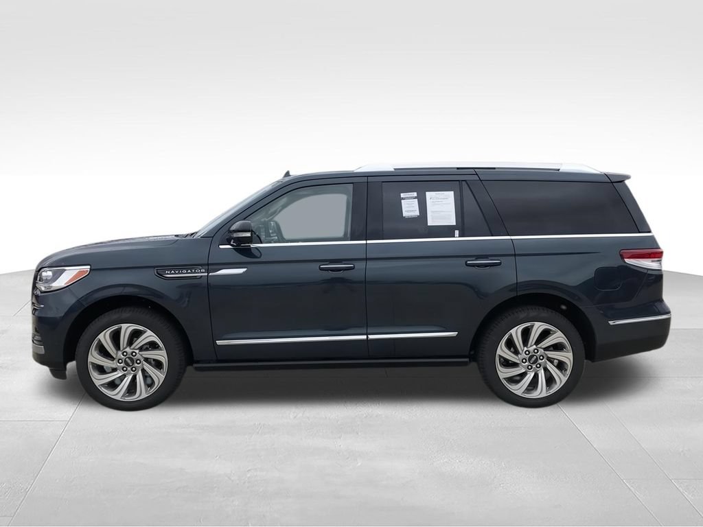 Used 2024 Lincoln Navigator Reserve AWD/4WD image 5