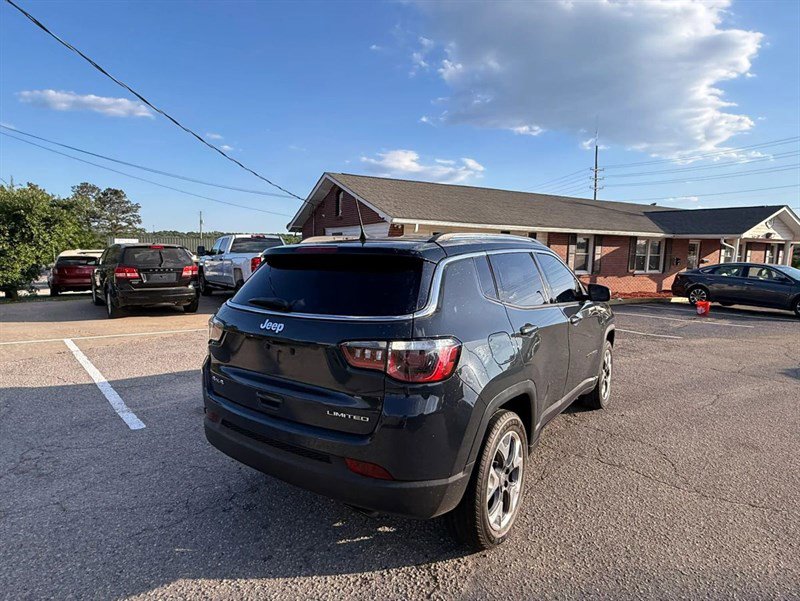 Used 2018 Jeep Compass Limited w/ Safe & Security Group AWD/4WD image 21
