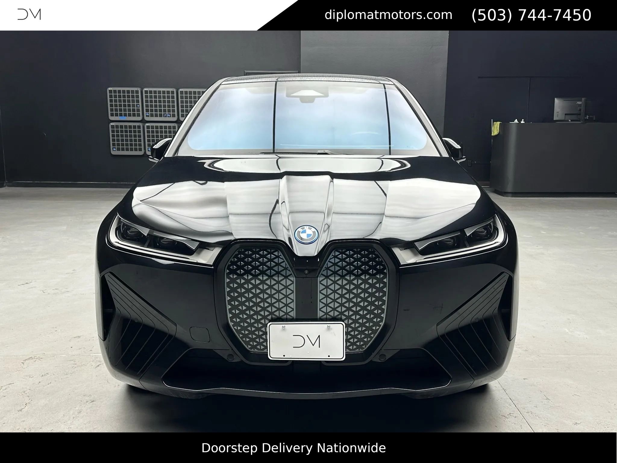 Used 2024 BMW iX xDrive50 w/ Sport Package image 11