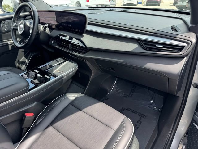 Certified 2025 Buick Enclave Preferred image 7