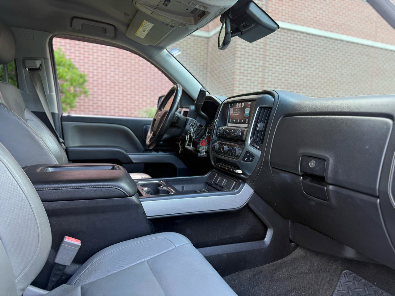 Used 2015 Chevrolet Silverado 1500 LTZ Z71 w/ LTZ Plus Package AWD/4WD image 34