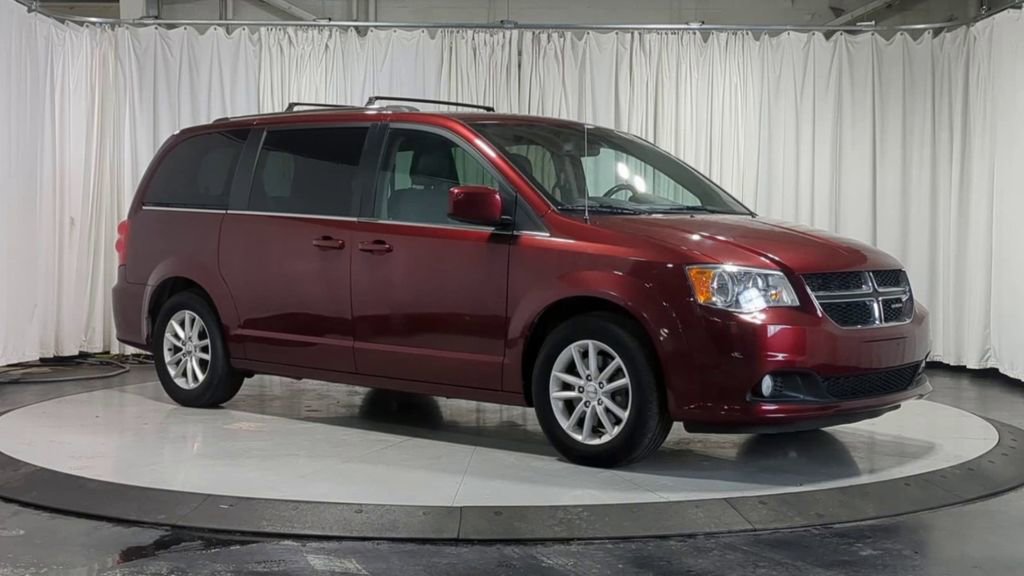 Used 2019 Dodge Grand Caravan SXT FWD image 3