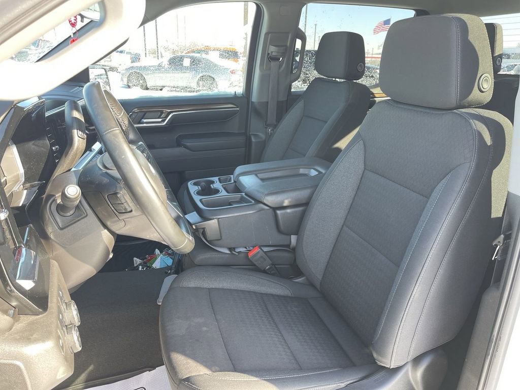 Used 2024 Chevrolet Silverado 1500 LT image 11