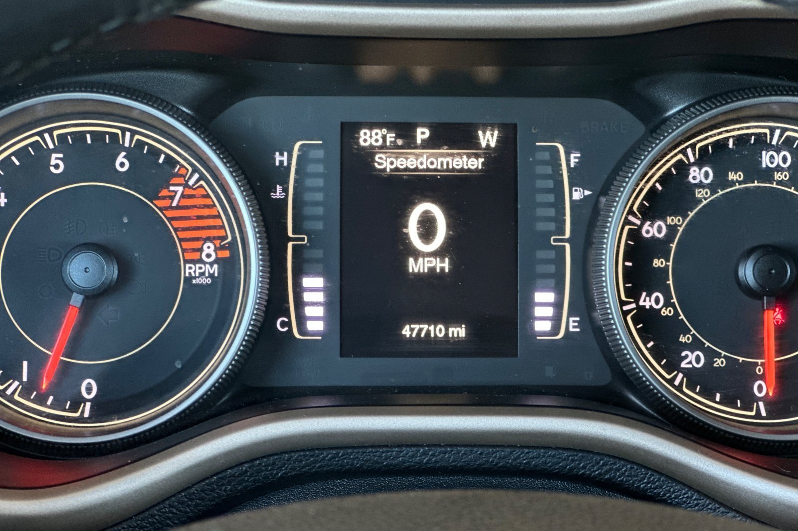 Used 2018 Jeep Cherokee Latitude w/ Altitude Package FWD image 24