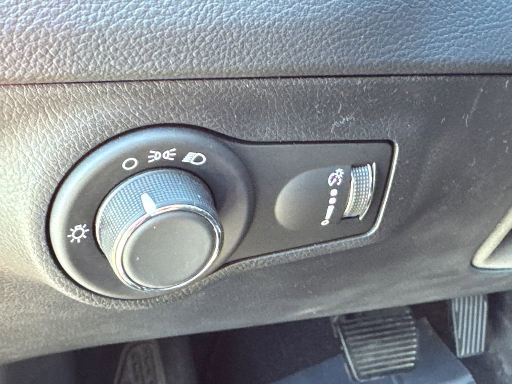 Used 2020 Jeep Compass Sport image 29