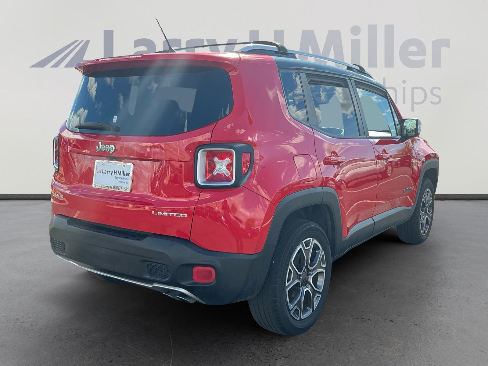 Used 2016 Jeep Renegade Limited image 5