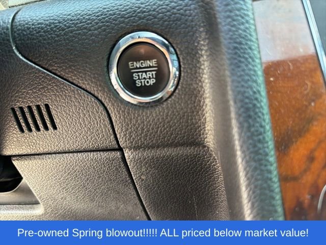 Used 2016 Lincoln Navigator Select AWD/4WD image 32