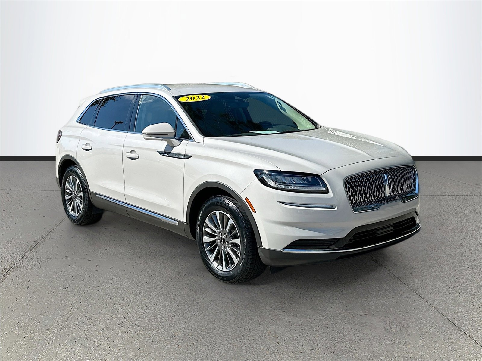 Used 2022 Lincoln Nautilus FWD w/ Premium Package image 1