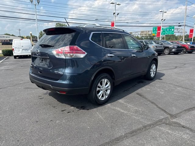 Used 2016 Nissan Rogue SV w/ SV Moonroof Package AWD/4WD image 3