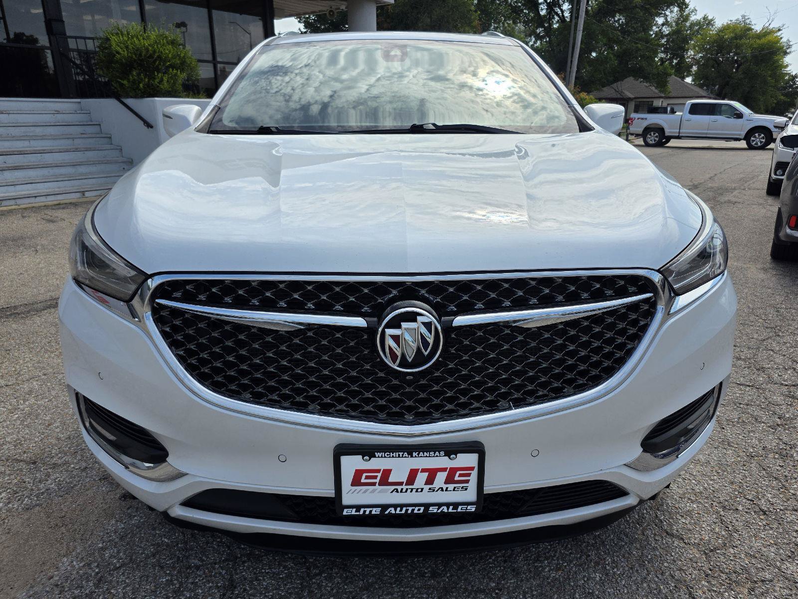 Used 2020 Buick Enclave Avenir w/ Avenir Technology Package FWD image 2
