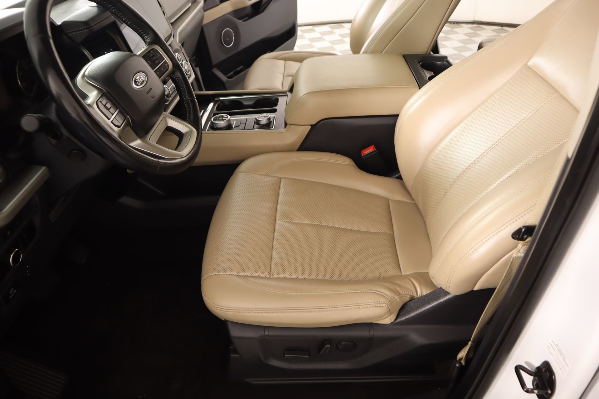 Used 2023 Ford Expedition Max XLT AWD/4WD image 12