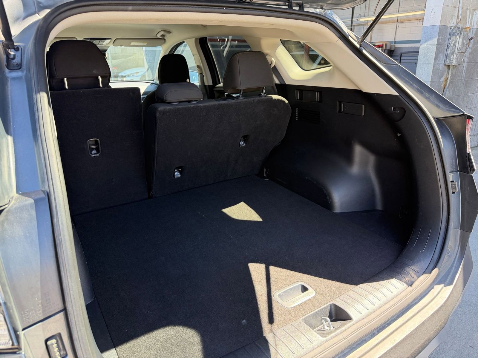 Used 2025 Kia Sportage LX image 29