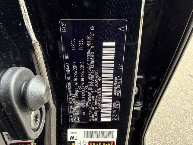 Used 2026 Toyota Highlander XLE image 30