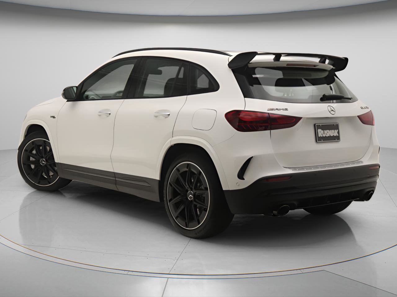 New 2026 Mercedes-Benz GLA 35 AMG 4MATIC image 2