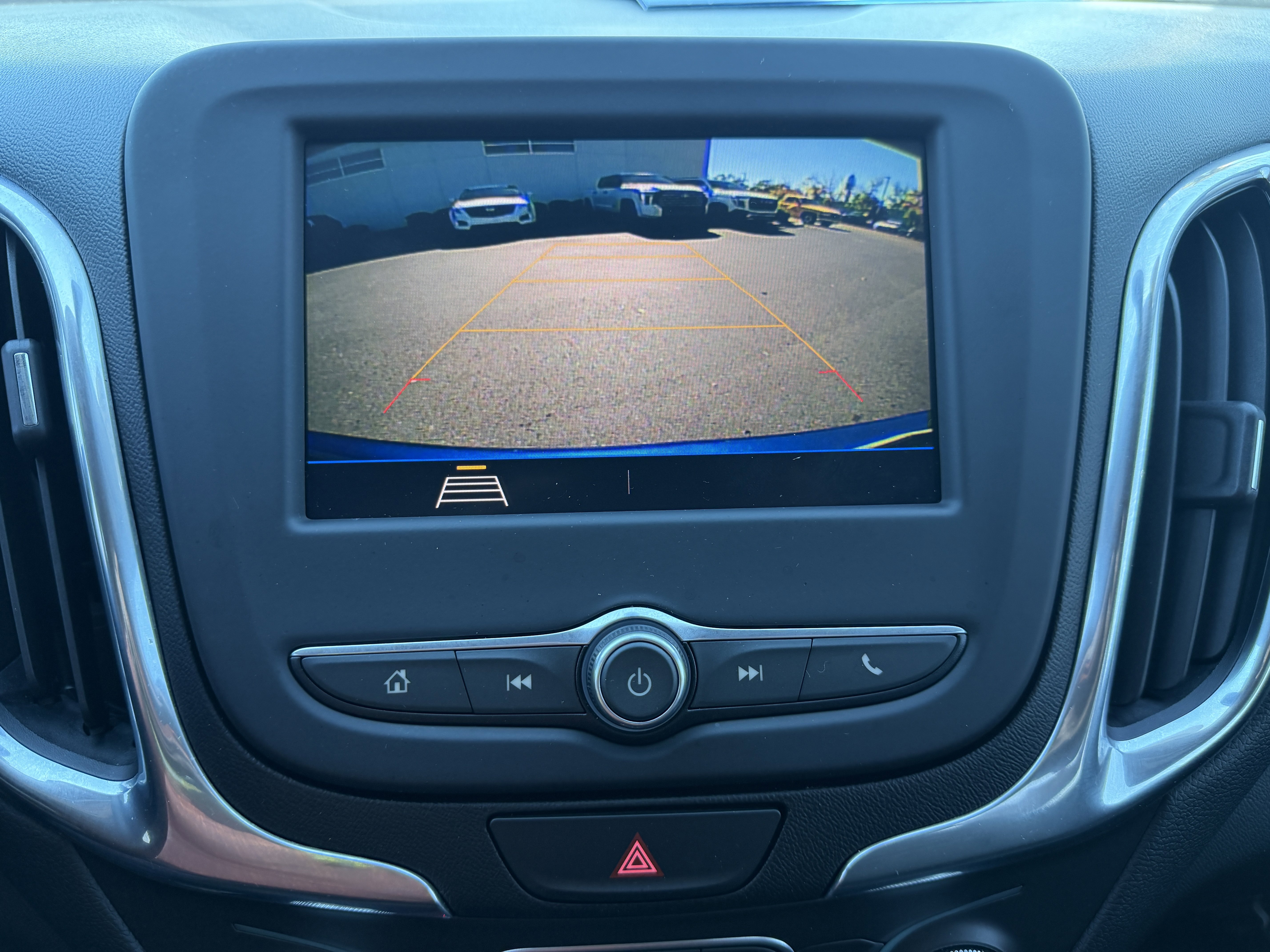 Used 2020 Chevrolet Equinox LT image 22