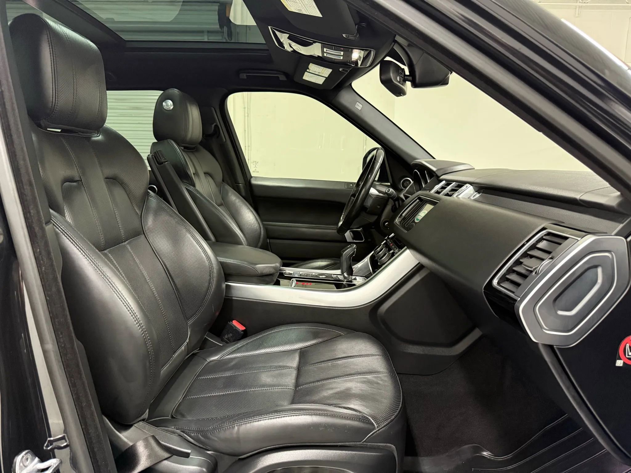 Used 2016 Land Rover Range Rover Sport HSE image 11