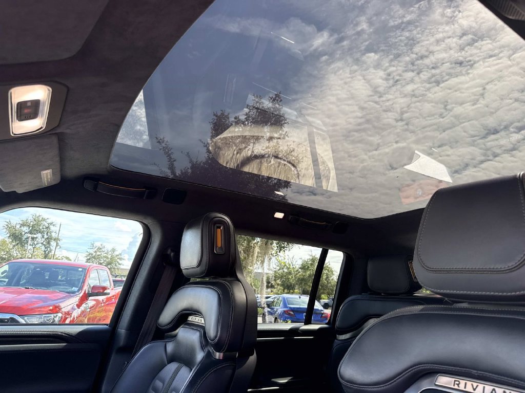 Used 2024 Rivian R1S Adventure Dual AWD/4WD image 27