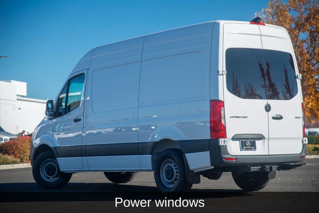 Used 2025 Mercedes-Benz Sprinter 2500 image 11