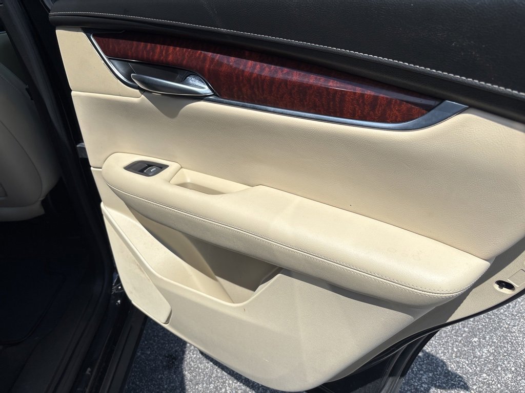 Used 2018 Cadillac XT5 Luxury w/ Driver Awareness Package image 23