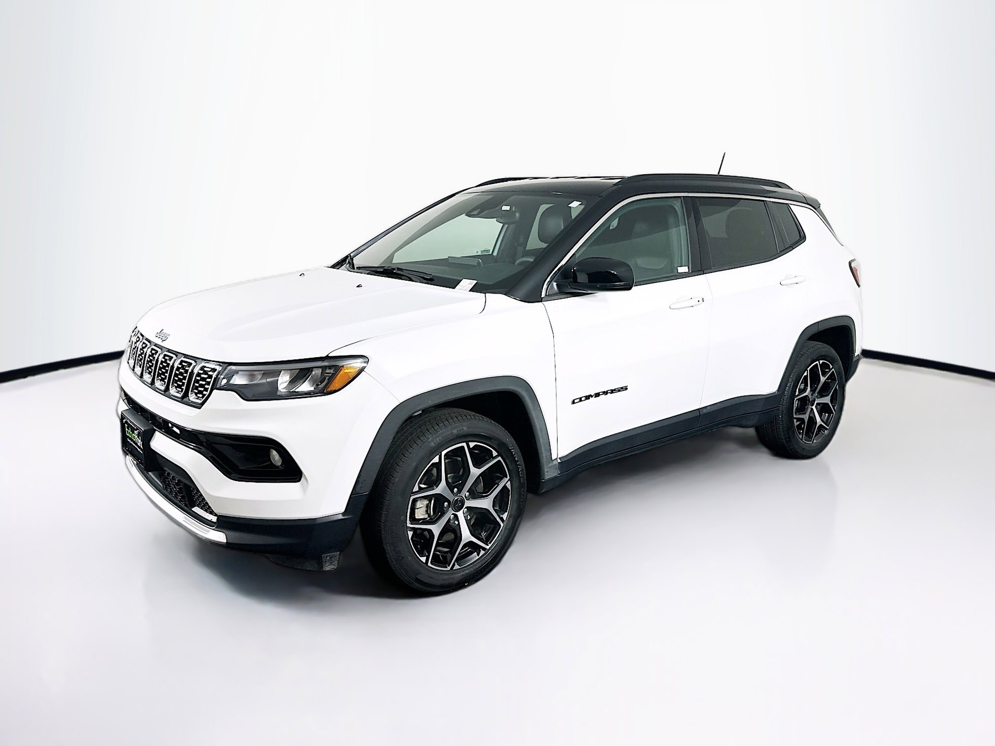 Used 2025 Jeep Compass Limited image 3